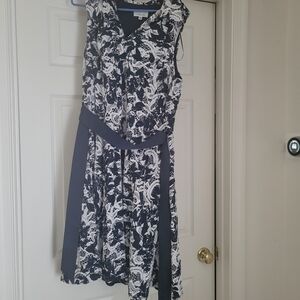 Signature by Robbie Bee Navy and White Floral Lace Dress